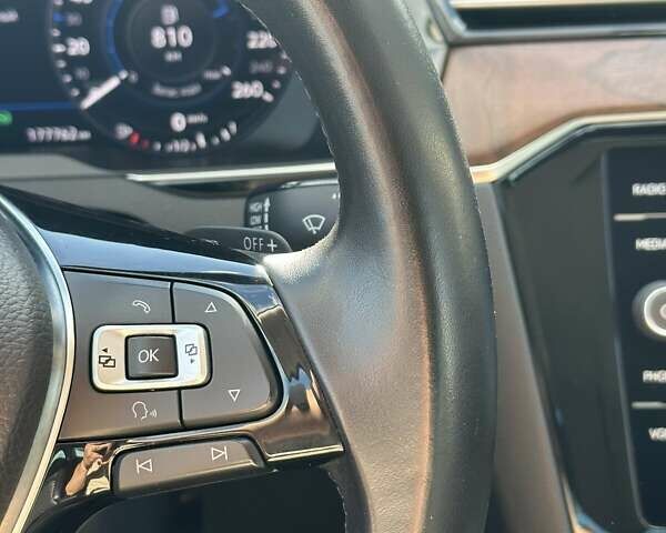 Белый Фольксваген Пассат, объемом двигателя 1.97 л и пробегом 177 тыс. км за 23500 $, фото 48 на Automoto.ua