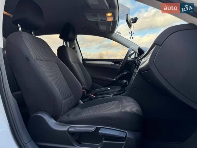 Белый Фольксваген Пассат, объемом двигателя 2 л и пробегом 90 тыс. км за 12800 $, фото 73 на Automoto.ua