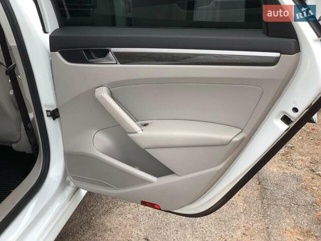 Білий Фольксваген Пассат, об'ємом двигуна 2 л та пробігом 152 тис. км за 16690 $, фото 19 на Automoto.ua