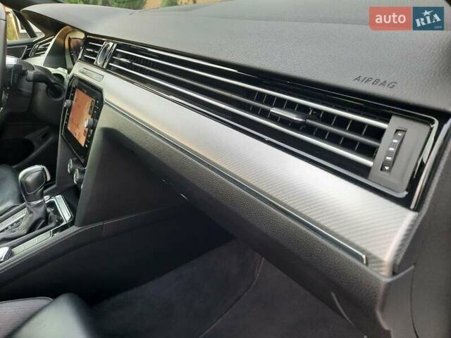 Белый Фольксваген Пассат, объемом двигателя 2 л и пробегом 199 тыс. км за 21999 $, фото 58 на Automoto.ua