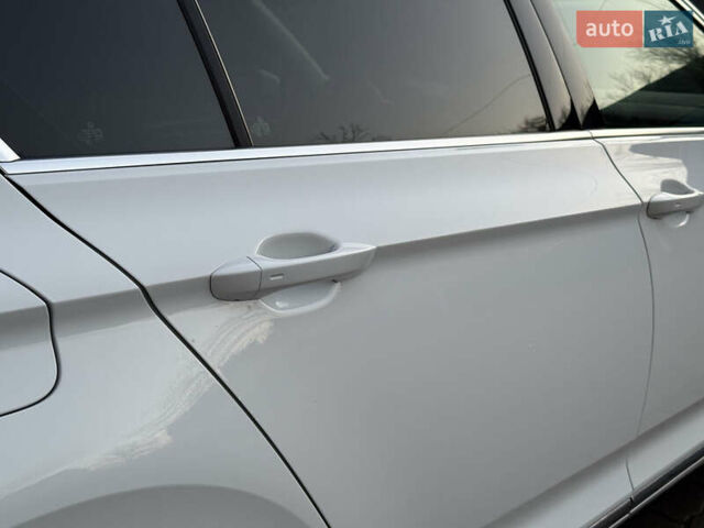 Белый Фольксваген Пассат, объемом двигателя 1.97 л и пробегом 98 тыс. км за 21500 $, фото 20 на Automoto.ua