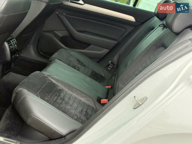 Белый Фольксваген Пассат, объемом двигателя 2 л и пробегом 198 тыс. км за 18950 $, фото 69 на Automoto.ua