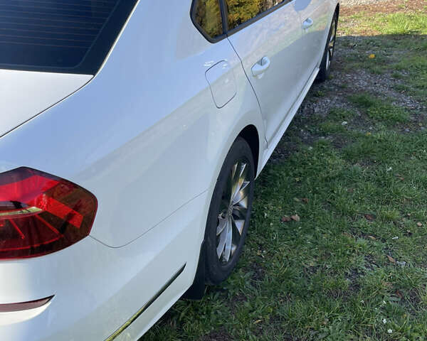 Белый Фольксваген Пассат, объемом двигателя 2 л и пробегом 132 тыс. км за 13200 $, фото 8 на Automoto.ua