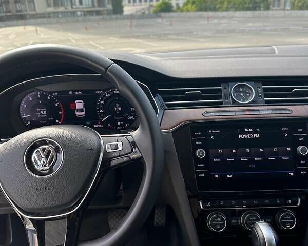 Белый Фольксваген Пассат, объемом двигателя 1.8 л и пробегом 99 тыс. км за 20500 $, фото 4 на Automoto.ua