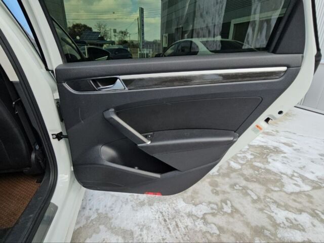 Белый Фольксваген Пассат, объемом двигателя 2 л и пробегом 110 тыс. км за 12700 $, фото 26 на Automoto.ua