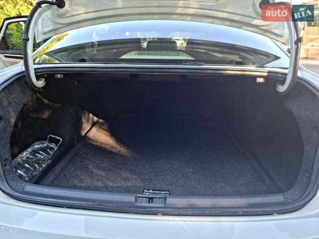 Белый Фольксваген Пассат, объемом двигателя 2 л и пробегом 148 тыс. км за 16700 $, фото 22 на Automoto.ua