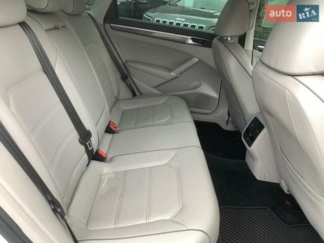 Білий Фольксваген Пассат, об'ємом двигуна 2 л та пробігом 152 тис. км за 16690 $, фото 28 на Automoto.ua