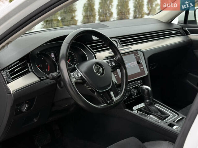 Белый Фольксваген Пассат, объемом двигателя 2 л и пробегом 198 тыс. км за 18950 $, фото 66 на Automoto.ua