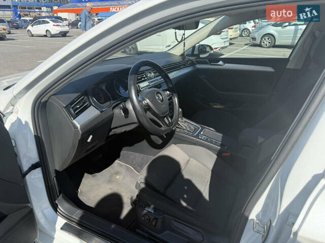 Белый Фольксваген Пассат, объемом двигателя 1.97 л и пробегом 335 тыс. км за 19500 $, фото 8 на Automoto.ua