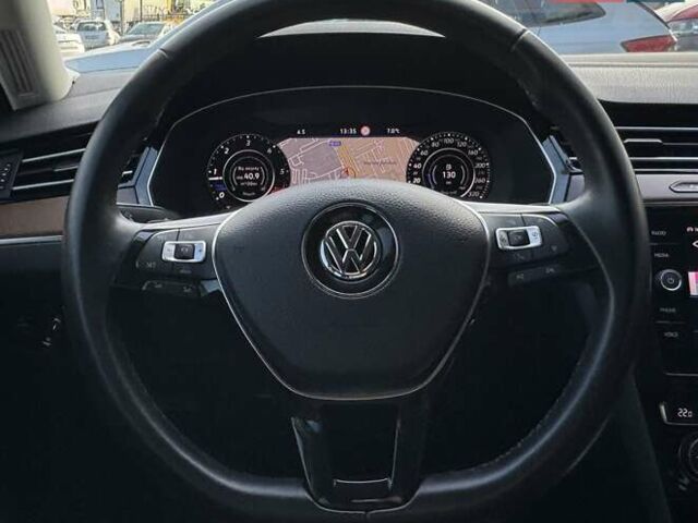 Белый Фольксваген Пассат, объемом двигателя 1.97 л и пробегом 220 тыс. км за 21990 $, фото 20 на Automoto.ua