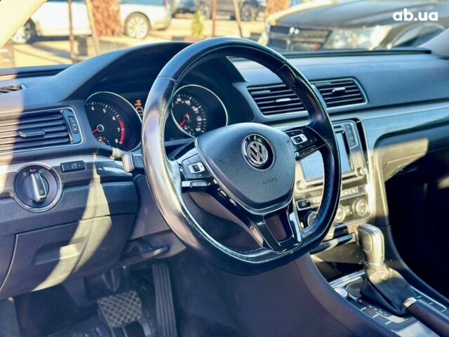 Белый Фольксваген Пассат, объемом двигателя 2 л и пробегом 176 тыс. км за 12500 $, фото 11 на Automoto.ua