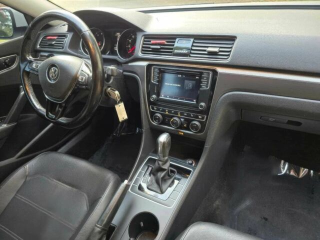 Белый Фольксваген Пассат, объемом двигателя 2 л и пробегом 50 тыс. км за 13600 $, фото 7 на Automoto.ua