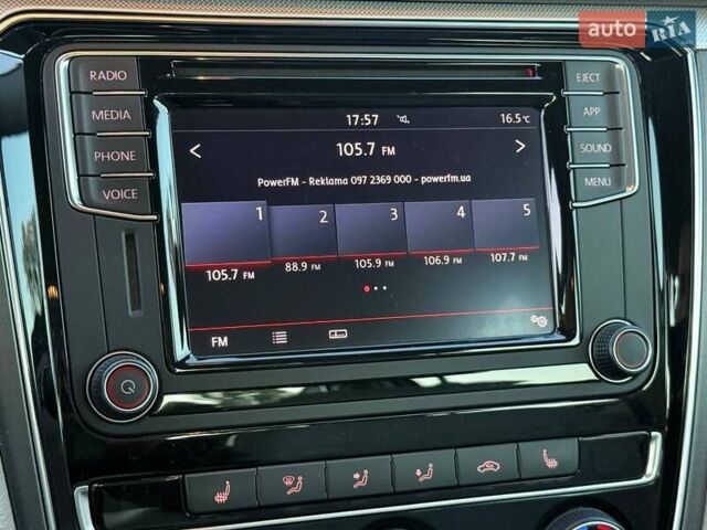 Білий Фольксваген Пассат, об'ємом двигуна 2 л та пробігом 145 тис. км за 18500 $, фото 32 на Automoto.ua