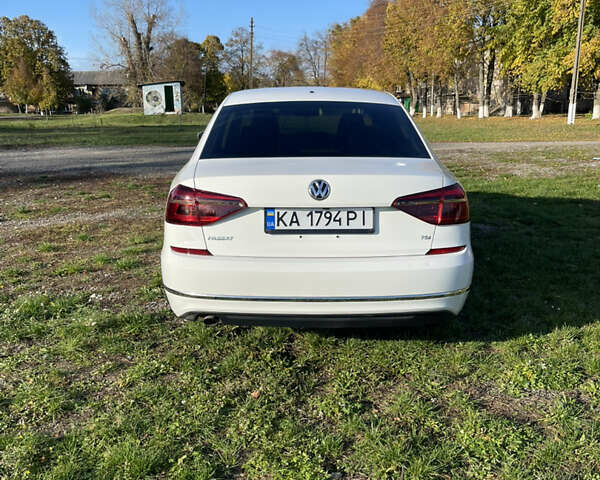 Белый Фольксваген Пассат, объемом двигателя 2 л и пробегом 132 тыс. км за 13200 $, фото 1 на Automoto.ua