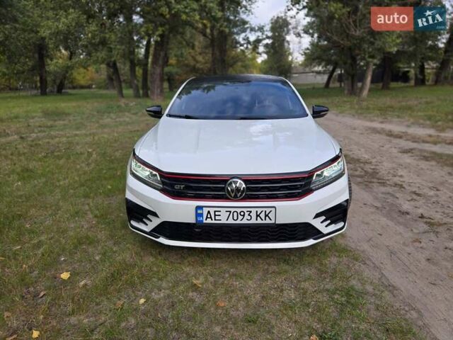 Белый Фольксваген Пассат, объемом двигателя 3.6 л и пробегом 190 тыс. км за 15500 $, фото 16 на Automoto.ua