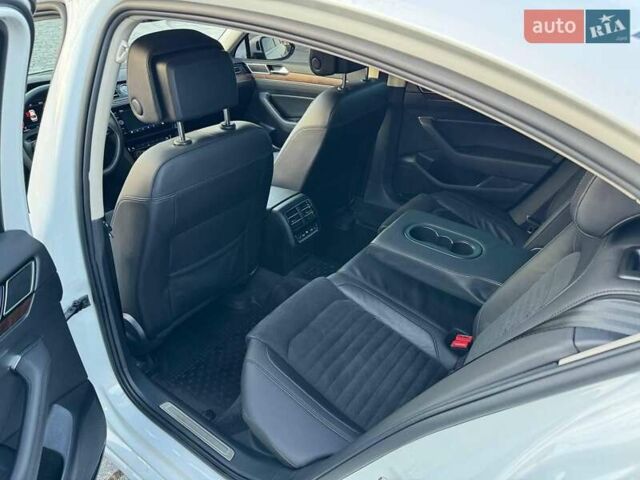 Білий Фольксваген Пассат, об'ємом двигуна 1.8 л та пробігом 170 тис. км за 17500 $, фото 9 на Automoto.ua