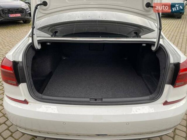 Білий Фольксваген Пассат, об'ємом двигуна 2 л та пробігом 73 тис. км за 17900 $, фото 29 на Automoto.ua