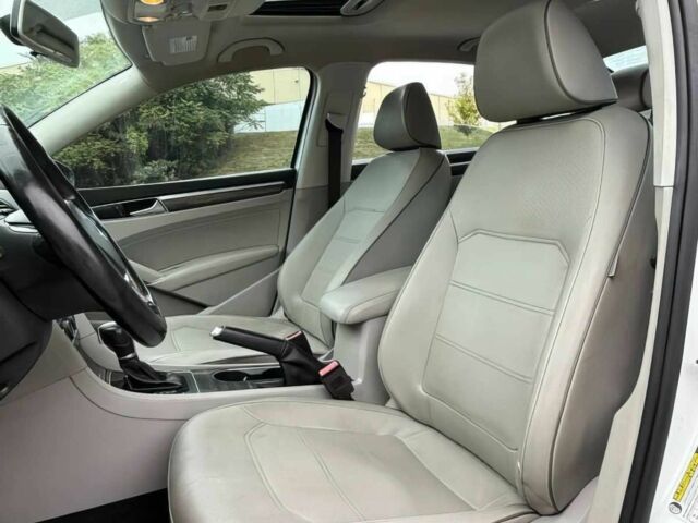 Фольксваген Пассат 2018 в Львове на Automoto.ua Белый Фольксваген Пассат, объемом двигателя 2 л и пробегом 48 тыс. км за 11300 $, фото 9 на Automoto.ua