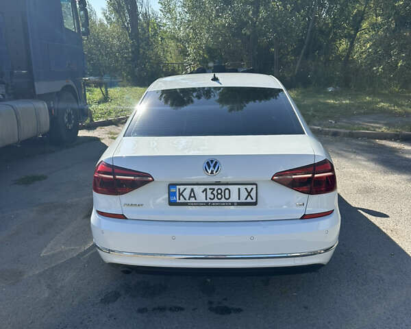 Белый Фольксваген Пассат, объемом двигателя 1.98 л и пробегом 76 тыс. км за 13500 $, фото 1 на Automoto.ua