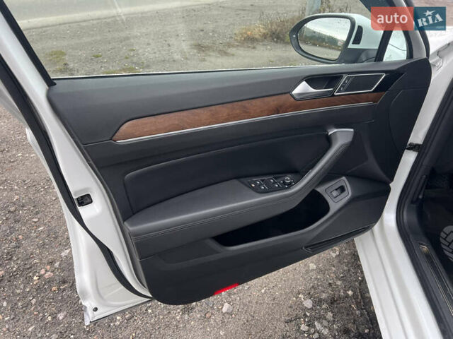 Белый Фольксваген Пассат, объемом двигателя 2 л и пробегом 120 тыс. км за 22000 $, фото 17 на Automoto.ua