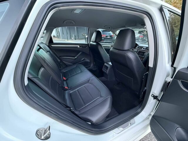 Білий Фольксваген Пассат, об'ємом двигуна 2 л та пробігом 46 тис. км за 11300 $, фото 11 на Automoto.ua