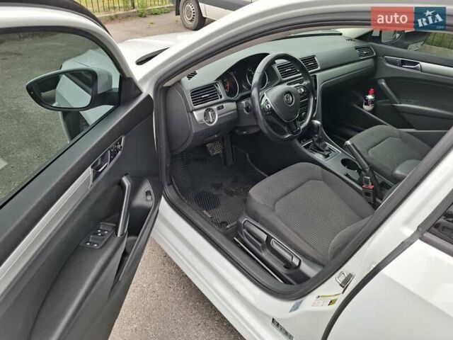 Белый Фольксваген Пассат, объемом двигателя 1.98 л и пробегом 134 тыс. км за 15500 $, фото 2 на Automoto.ua