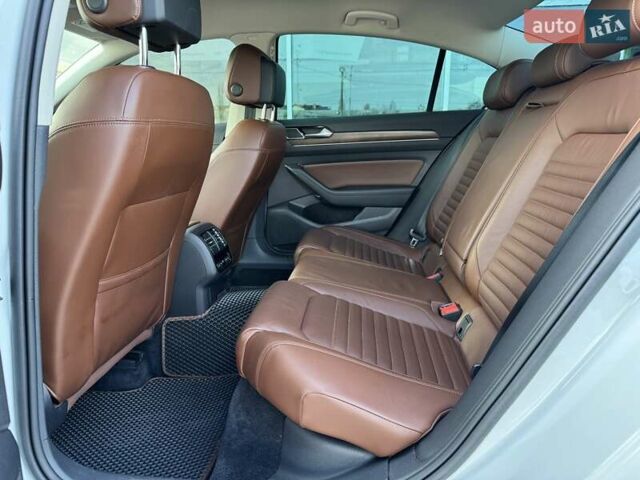 Белый Фольксваген Пассат, объемом двигателя 1.97 л и пробегом 220 тыс. км за 21990 $, фото 14 на Automoto.ua