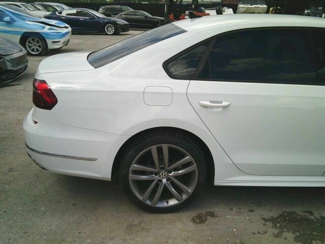 Белый Фольксваген Пассат, объемом двигателя 2 л и пробегом 222 тыс. км за 13900 $, фото 7 на Automoto.ua