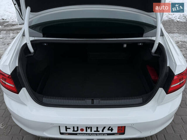 Белый Фольксваген Пассат, объемом двигателя 2 л и пробегом 198 тыс. км за 18950 $, фото 116 на Automoto.ua