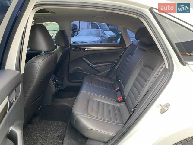 Білий Фольксваген Пассат, об'ємом двигуна 2 л та пробігом 73 тис. км за 17900 $, фото 22 на Automoto.ua