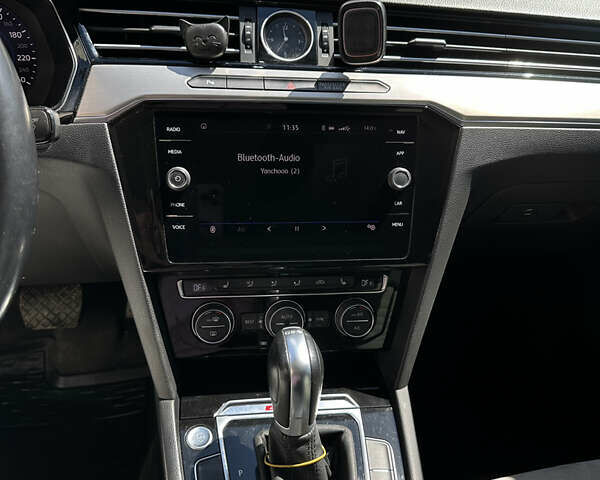 Білий Фольксваген Пассат, об'ємом двигуна 2 л та пробігом 203 тис. км за 21500 $, фото 12 на Automoto.ua