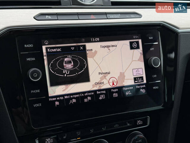 Белый Фольксваген Пассат, объемом двигателя 2 л и пробегом 198 тыс. км за 18950 $, фото 98 на Automoto.ua