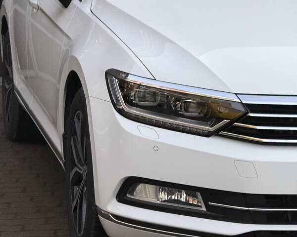 Белый Фольксваген Пассат, объемом двигателя 1.97 л и пробегом 98 тыс. км за 21500 $, фото 14 на Automoto.ua