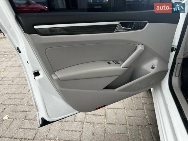 Белый Фольксваген Пассат, объемом двигателя 1.98 л и пробегом 70 тыс. км за 13500 $, фото 10 на Automoto.ua
