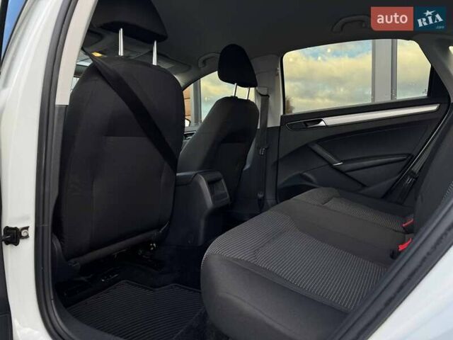 Белый Фольксваген Пассат, объемом двигателя 2 л и пробегом 90 тыс. км за 12800 $, фото 54 на Automoto.ua