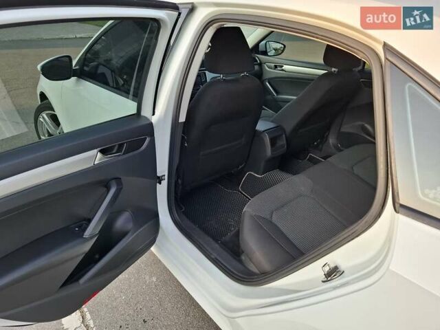 Белый Фольксваген Пассат, объемом двигателя 1.98 л и пробегом 134 тыс. км за 15500 $, фото 25 на Automoto.ua