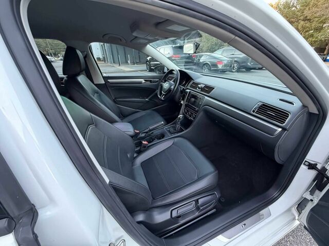 Білий Фольксваген Пассат, об'ємом двигуна 2 л та пробігом 46 тис. км за 11300 $, фото 9 на Automoto.ua