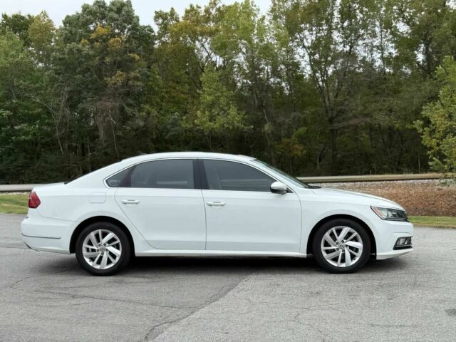 Фольксваген Пассат 2018 в Львове на Automoto.ua Белый Фольксваген Пассат, объемом двигателя 2 л и пробегом 48 тыс. км за 11300 $, фото 6 на Automoto.ua