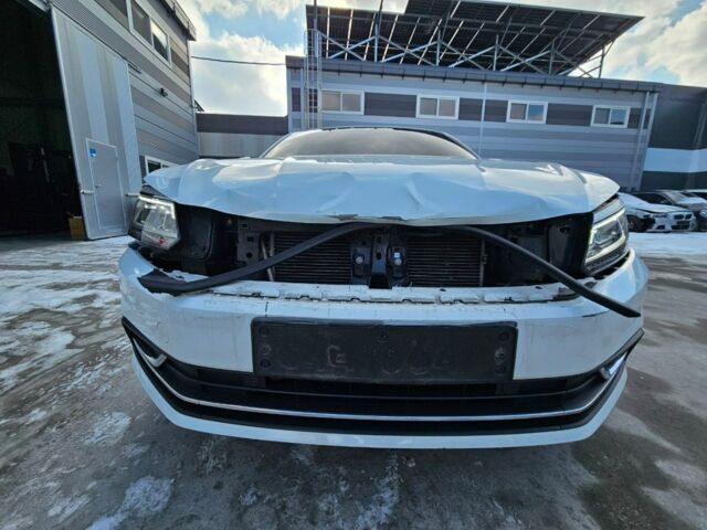 Белый Фольксваген Пассат, объемом двигателя 2 л и пробегом 110 тыс. км за 12700 $, фото 12 на Automoto.ua