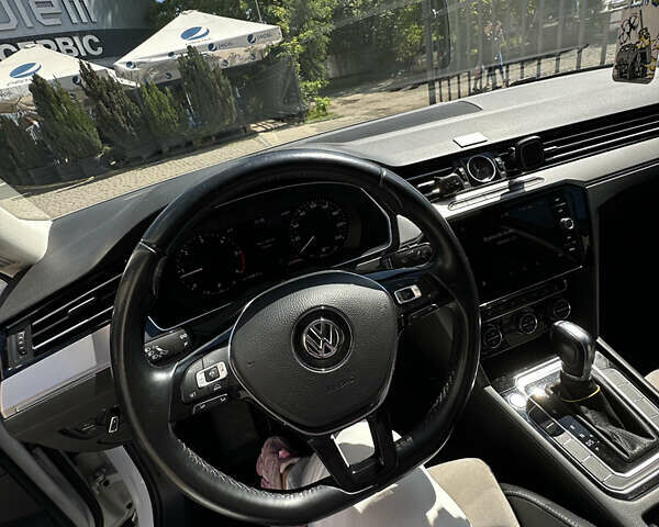 Білий Фольксваген Пассат, об'ємом двигуна 2 л та пробігом 203 тис. км за 21500 $, фото 9 на Automoto.ua