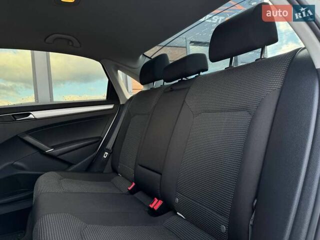 Белый Фольксваген Пассат, объемом двигателя 2 л и пробегом 90 тыс. км за 12800 $, фото 52 на Automoto.ua