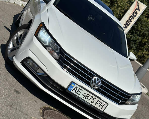 Білий Фольксваген Пассат, об'ємом двигуна 1.98 л та пробігом 186 тис. км за 15500 $, фото 7 на Automoto.ua