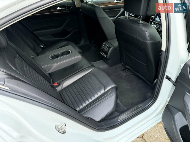 Белый Фольксваген Пассат, объемом двигателя 1.97 л и пробегом 98 тыс. км за 21500 $, фото 32 на Automoto.ua