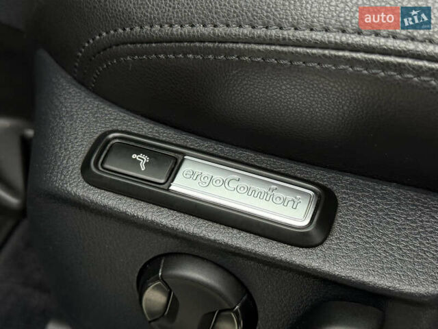 Белый Фольксваген Пассат, объемом двигателя 2 л и пробегом 198 тыс. км за 18950 $, фото 63 на Automoto.ua