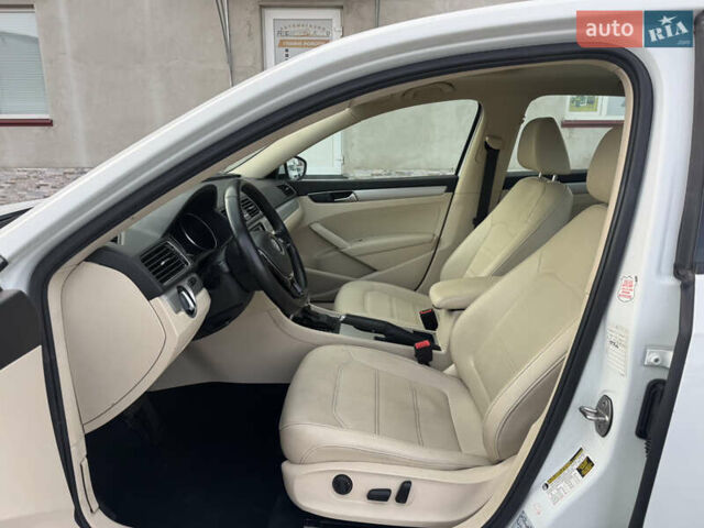 Белый Фольксваген Пассат, объемом двигателя 2 л и пробегом 214 тыс. км за 10800 $, фото 17 на Automoto.ua