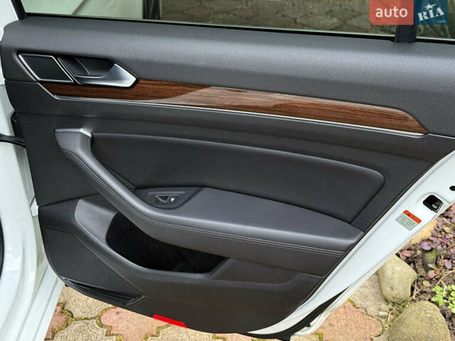 Белый Фольксваген Пассат, объемом двигателя 1.97 л и пробегом 98 тыс. км за 21500 $, фото 31 на Automoto.ua