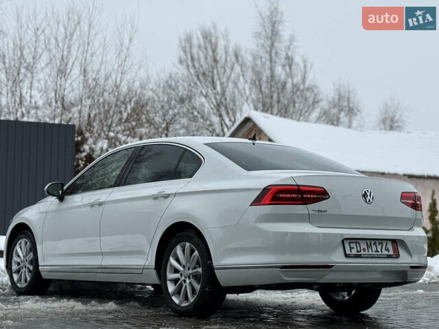 Белый Фольксваген Пассат, объемом двигателя 2 л и пробегом 198 тыс. км за 18950 $, фото 40 на Automoto.ua