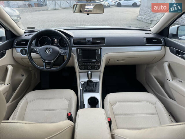 Белый Фольксваген Пассат, объемом двигателя 2 л и пробегом 214 тыс. км за 10800 $, фото 21 на Automoto.ua