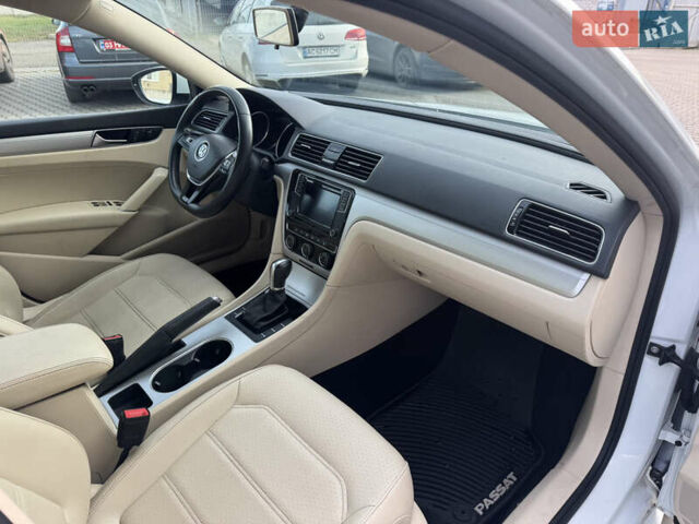 Белый Фольксваген Пассат, объемом двигателя 2 л и пробегом 214 тыс. км за 10800 $, фото 24 на Automoto.ua