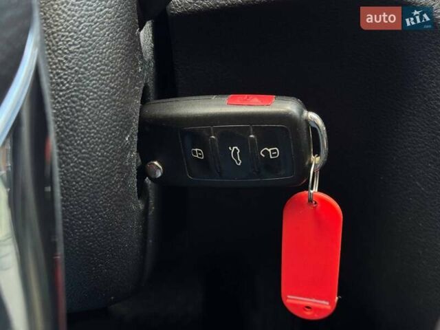 Белый Фольксваген Пассат, объемом двигателя 2 л и пробегом 90 тыс. км за 12800 $, фото 43 на Automoto.ua